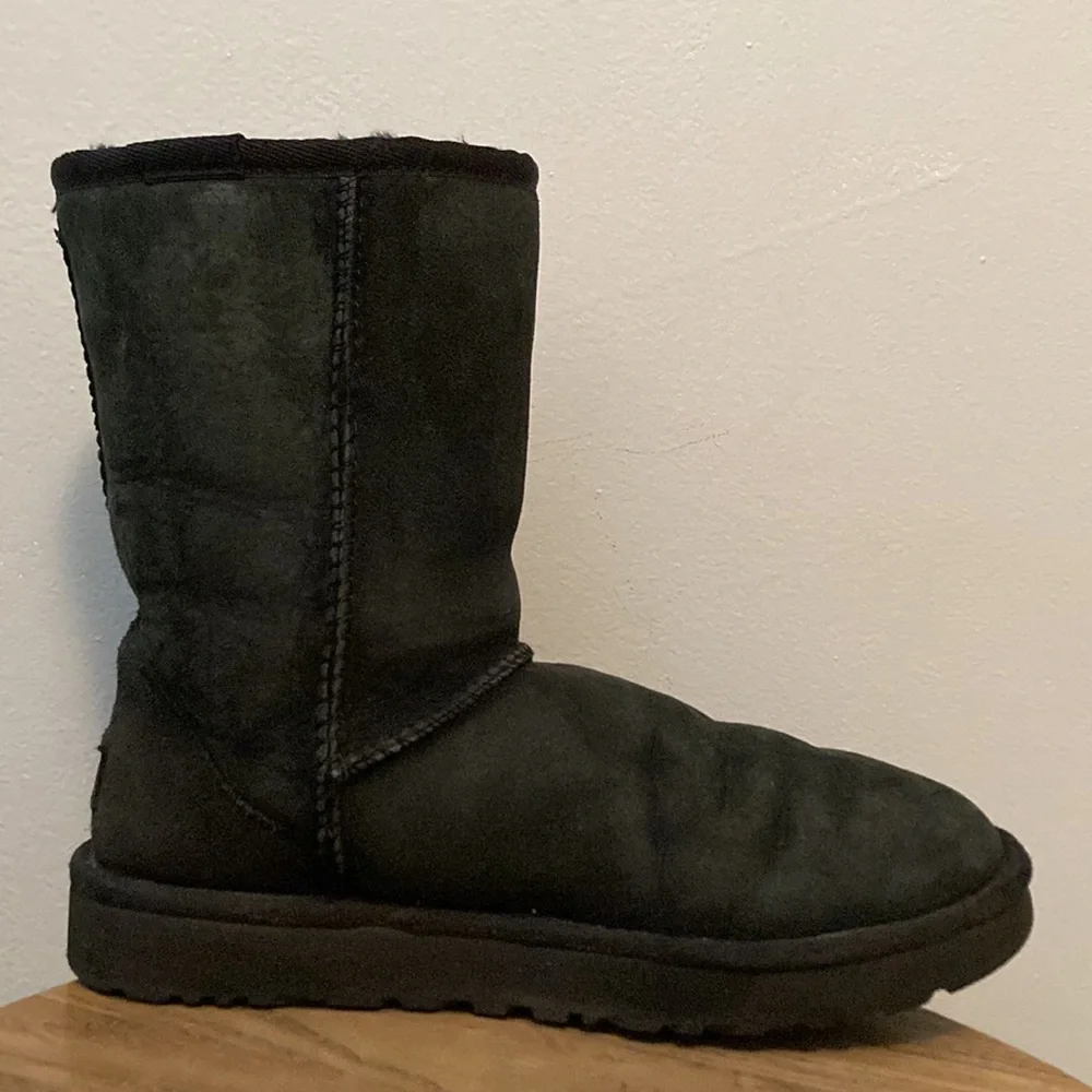 Ugg Classic Short II Black Size 7